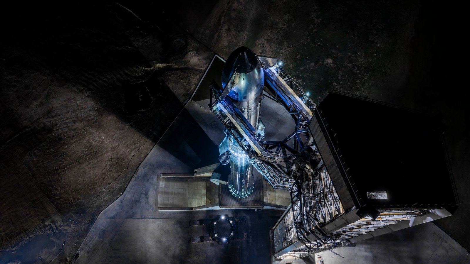 Read more about the article SpaceX stacks massive Starship rocket ahead of July 23’s Flight 13 test launch (video)