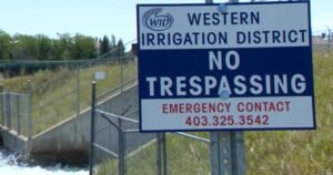 Read more about the article Waterflow to Chestermere Lake temporarily shut off following upstream oil spill