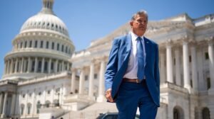 Read more about the article Manchin launches effort to elect independent candidates to Congress