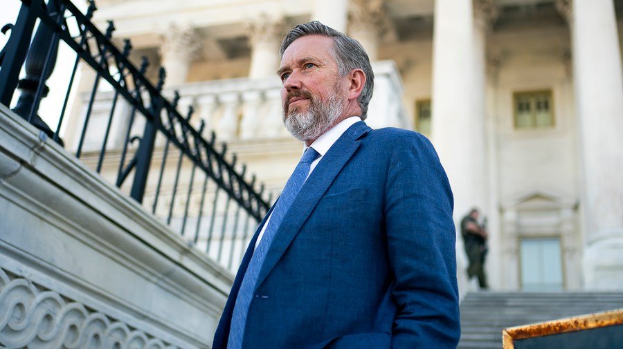 Read more about the article Massie: Hegseth is breaking law with Iran war