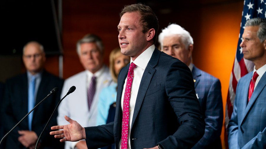 You are currently viewing Democratic Women’s Caucus calls for House Ethics Committee to investigate Rep. Max Miller