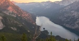 Read more about the article Montana man impales self on hiking pole, treks hours to reach hospital