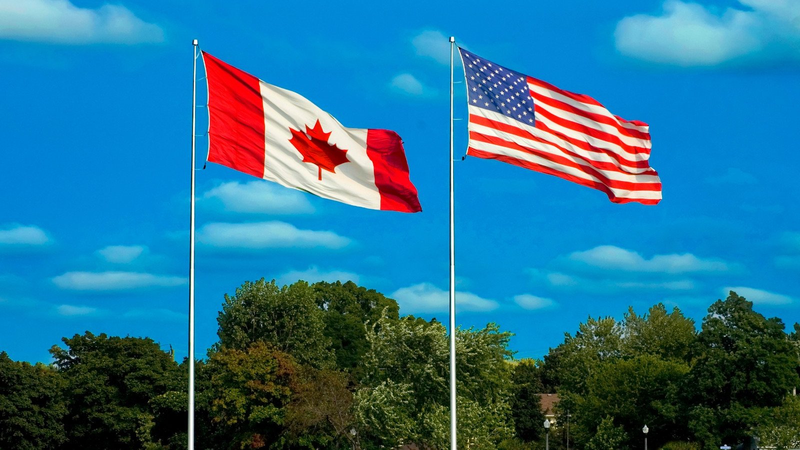 You are currently viewing U.S. State Begs Canada For Tourism After Canadian Visits Drop Almost Half
