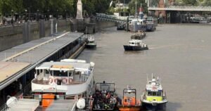 Read more about the article Police boat crashes into central London bridge, throwing officers overboard
