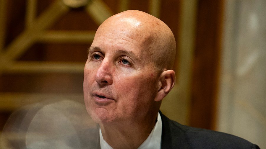 Read more about the article Ricketts apologizes after trying to use Capitol Police to block questions