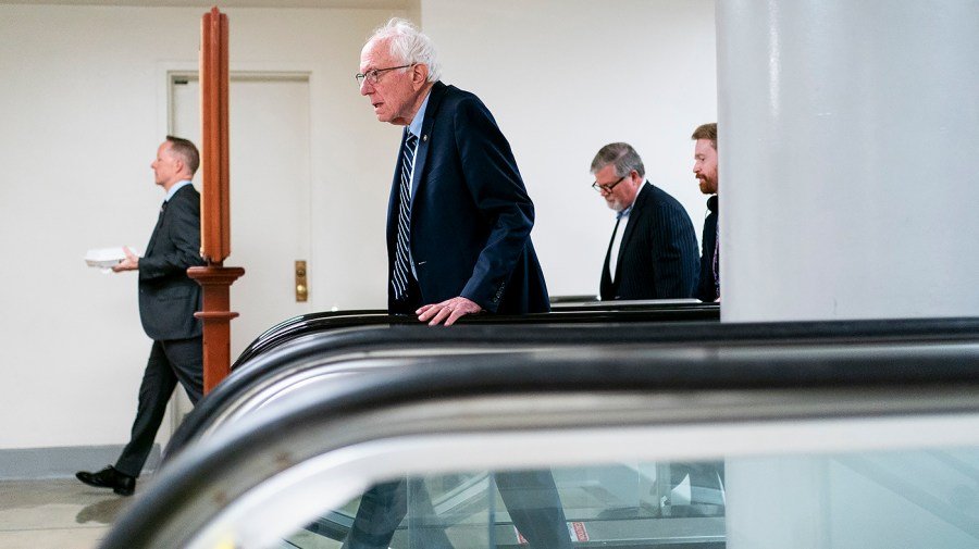 Read more about the article Sanders dismisses Rahm Emanuel’s warning that ‘Bernie Bros’ could ‘spoil’ Democrats in the midterms