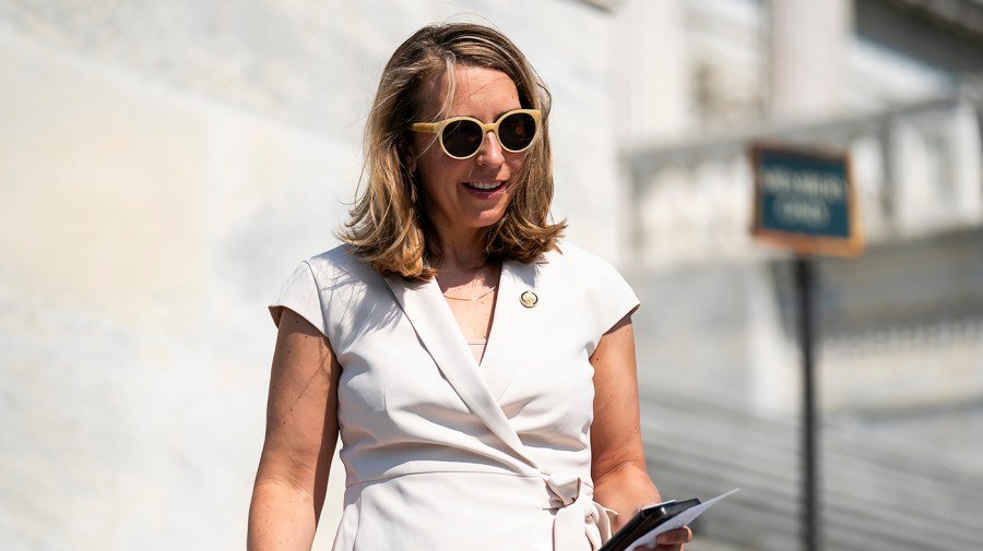 Read more about the article Michigan Democrat refuses to say if she’d back El-Sayed if he wins primary