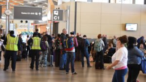 Read more about the article TSA IT Outage At U.S. Airport Leads To Hour-Long Delays