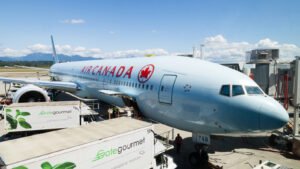 Read more about the article Air Canada Increases U.S. Flight Cancellations As Carrier Issues Warning For 6 Hubs