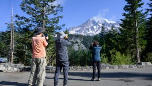 Read more about the article Mount Rainier National Park Warns Of Hours-Long Lines As Crowds Renew Calls For Timed Entry Reservations
