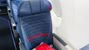Read more about the article Delta Air Lines’ 14-Year-Old Passenger Left Stranded In Boston Over Rare Weather Ban Rule