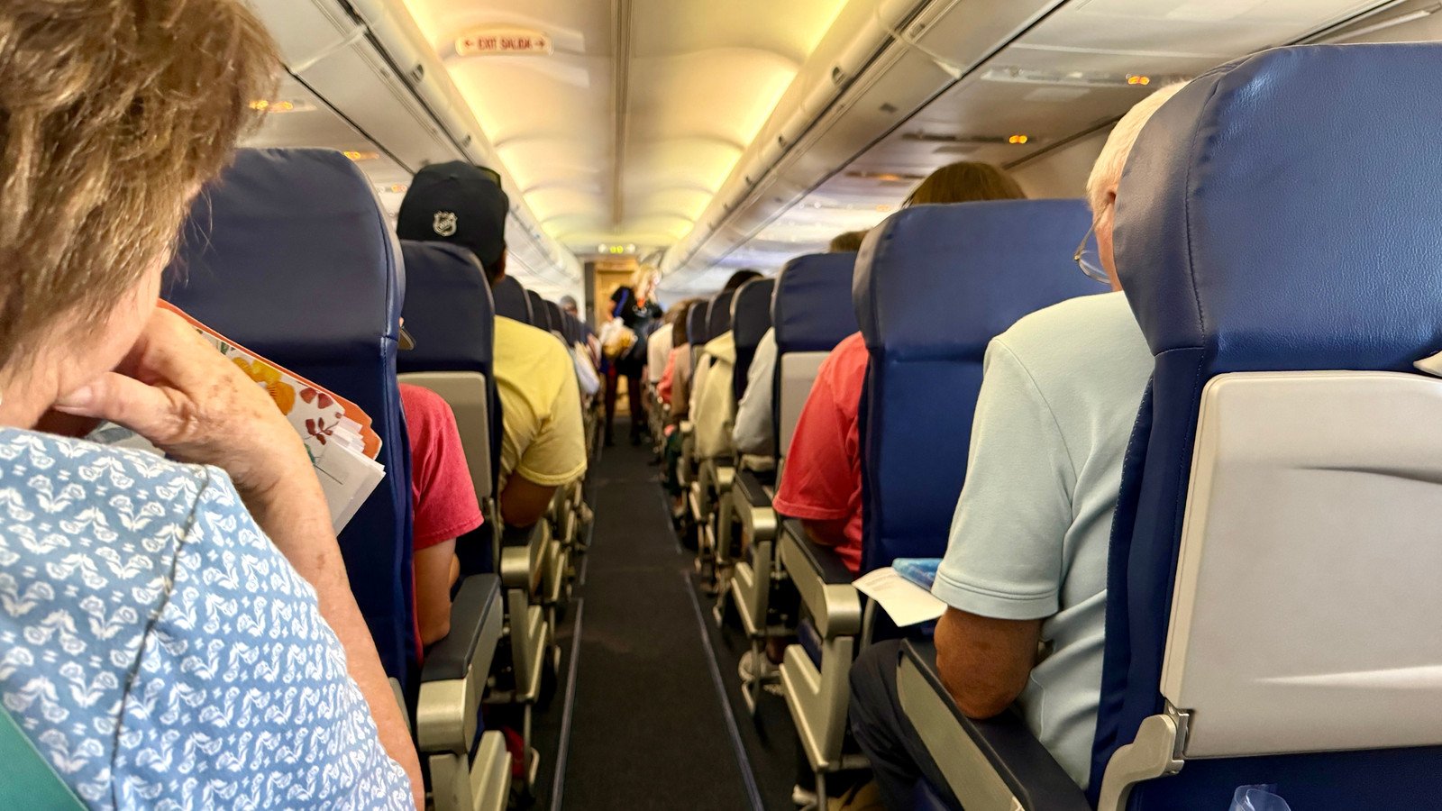 You are currently viewing Southwest Airlines Employees Stand Behind Flight Attendant Detained By ICE At Nashville Airport