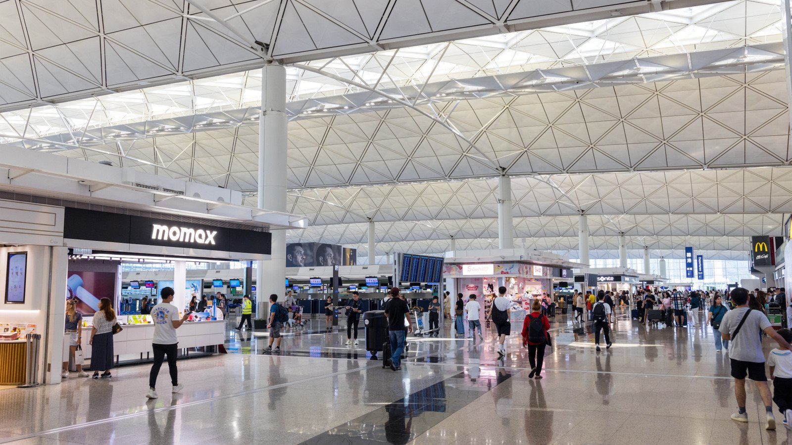 You are currently viewing American Airlines Issues Warning For 2 Major International Hubs: Hundreds Of Overseas Flights Cancelled