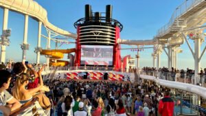 Read more about the article How Much Cruise Directors Actually Make