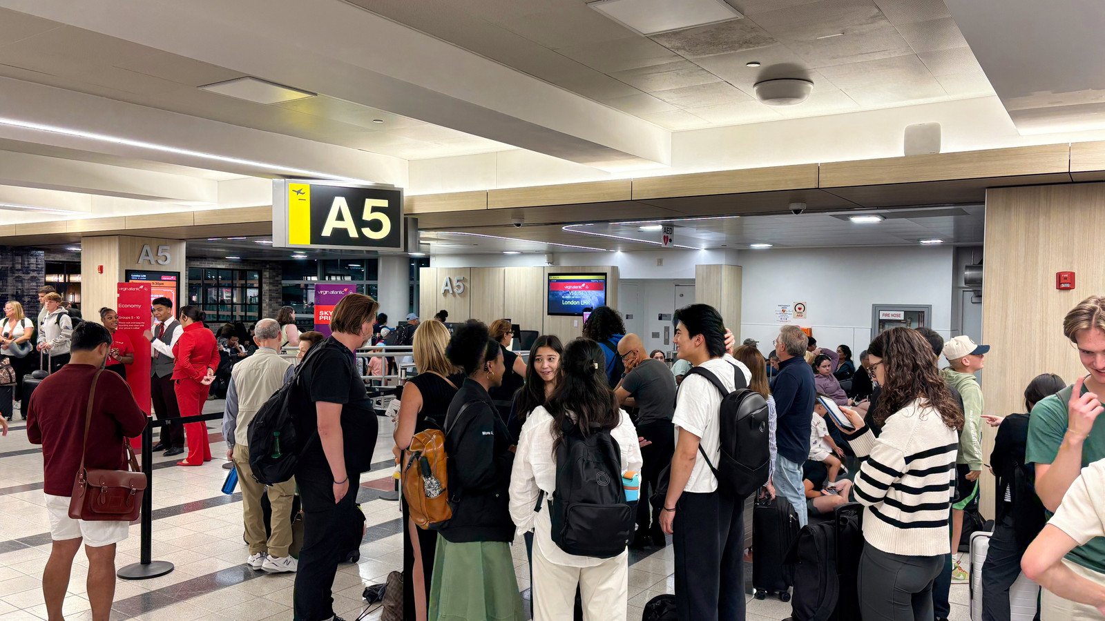 Read more about the article FAA Ground Stops Hit 3 Major U.S. East Coast Airports: Airlines Cancel Hundreds Of Flights