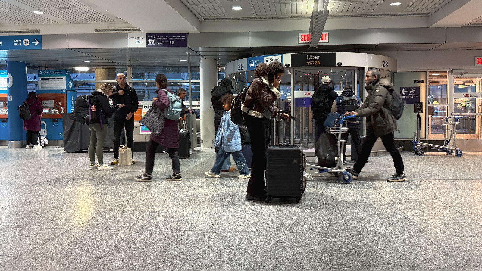 You are currently viewing U.S. Customs Temporarily Suspends Operations At Montreal-Trudeau International Airport: Flights Canceled