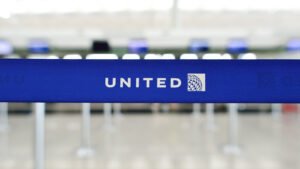 Read more about the article United Airlines Passengers Concerned After Apparent Glitch Adds $250 Fee On Top Of Airfare