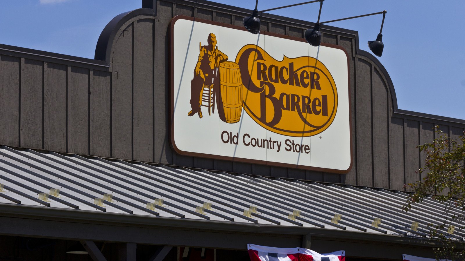 You are currently viewing Cracker Barrel Leaves Travelers In Tears After Backlash Forced Progressive Rebrand Reversal