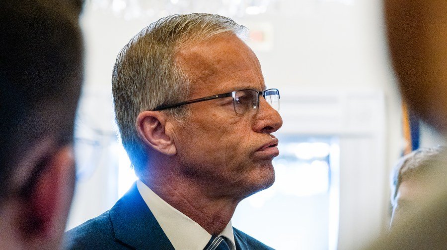 Read more about the article Thune warns there aren’t 50 votes to advance budget resolution after Trump demands action