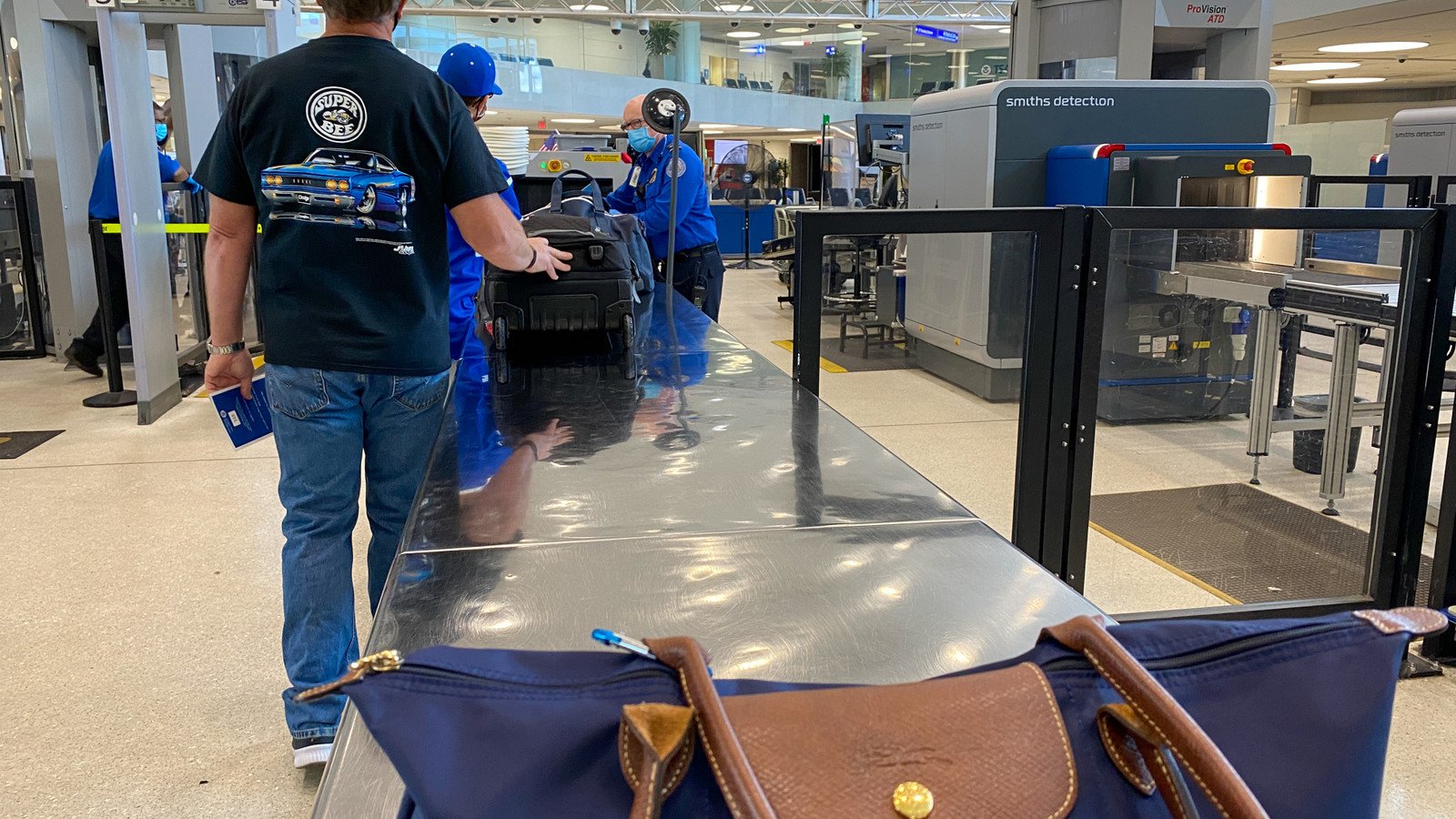 Read more about the article Dallas-Fort Worth Airport Officers Find Passenger’s Stolen $9,000 Cartier Watch After Questionable TSA Move