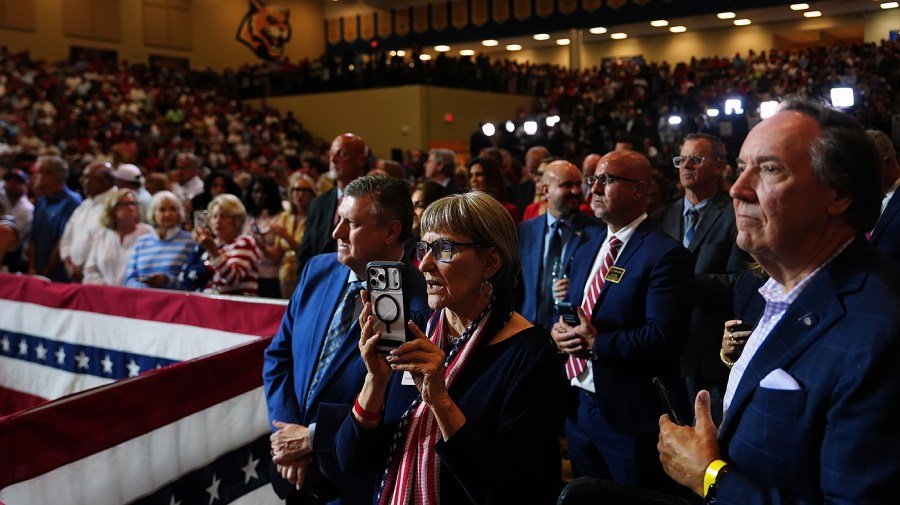 You are currently viewing Iran war threatens to blunt GOP turnout in midterm battlegrounds