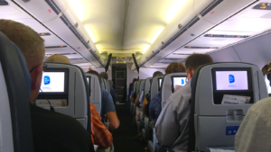 Read more about the article United Airlines Flight Attendant’s Unusual Gesture Allegedly Ruins Comedian’s Belongings