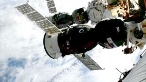 Read more about the article NASA astronaut, 2 cosmonauts returning to Earth on July 26: Watch it live
