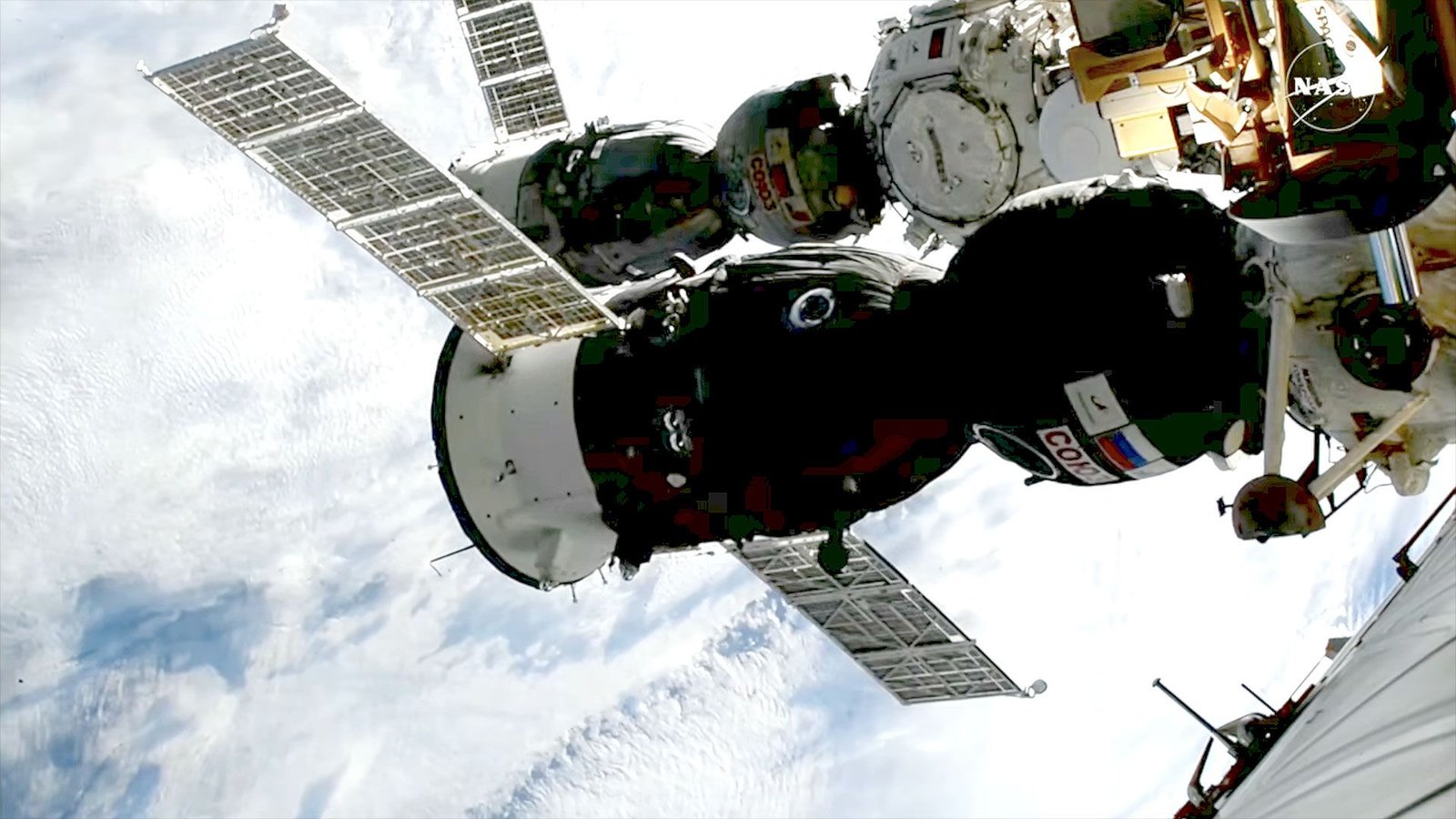 You are currently viewing NASA astronaut, 2 cosmonauts returning to Earth on July 26: Watch it live