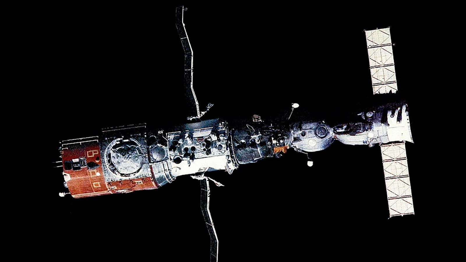 You are currently viewing On this day in space! July 29, 1982: Soviet Salyut 6 space station falls to Earth