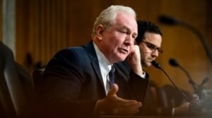 Read more about the article Senate Democrat declines to say whether Schumer should continue in leadership post