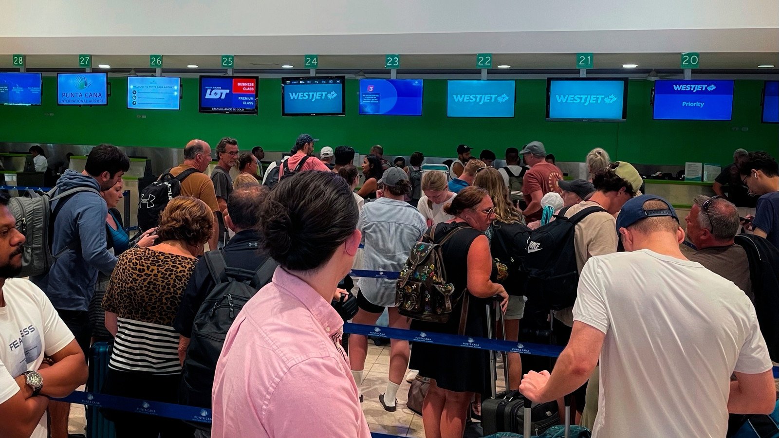 You are currently viewing WestJet Passengers Face Mass Cancellations In 72 Hours As Flight Attendants Issue Strike Notice