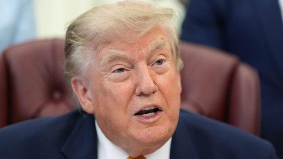 You are currently viewing Trump taking economic message to California