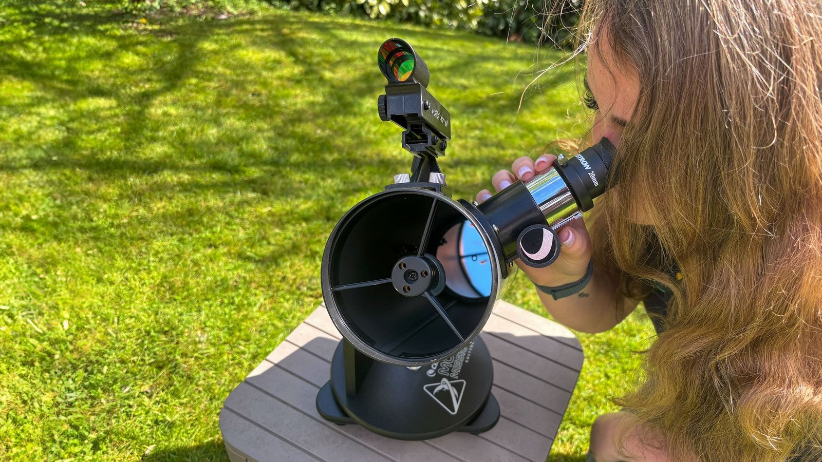 You are currently viewing Celestron Moon Mission 100mm Tabletop Dobsonian review