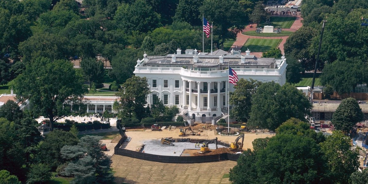 You are currently viewing See the $6 million Lockheed-funded helipad the White House is getting to protect its lawn from Marine One