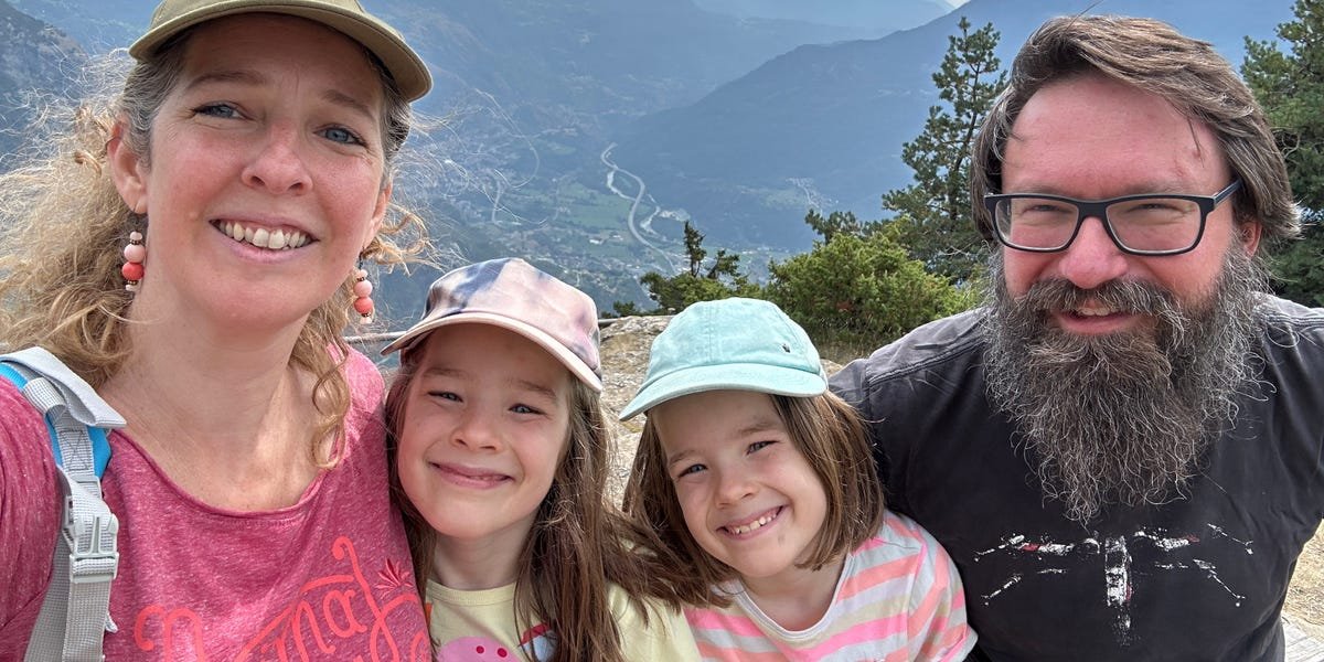 You are currently viewing My family of 4 moved into a camper van for a year. I ran my business on the road, while my husband homeschooled our twins.