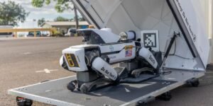 Read more about the article The security guard shortage is giving robots an opening