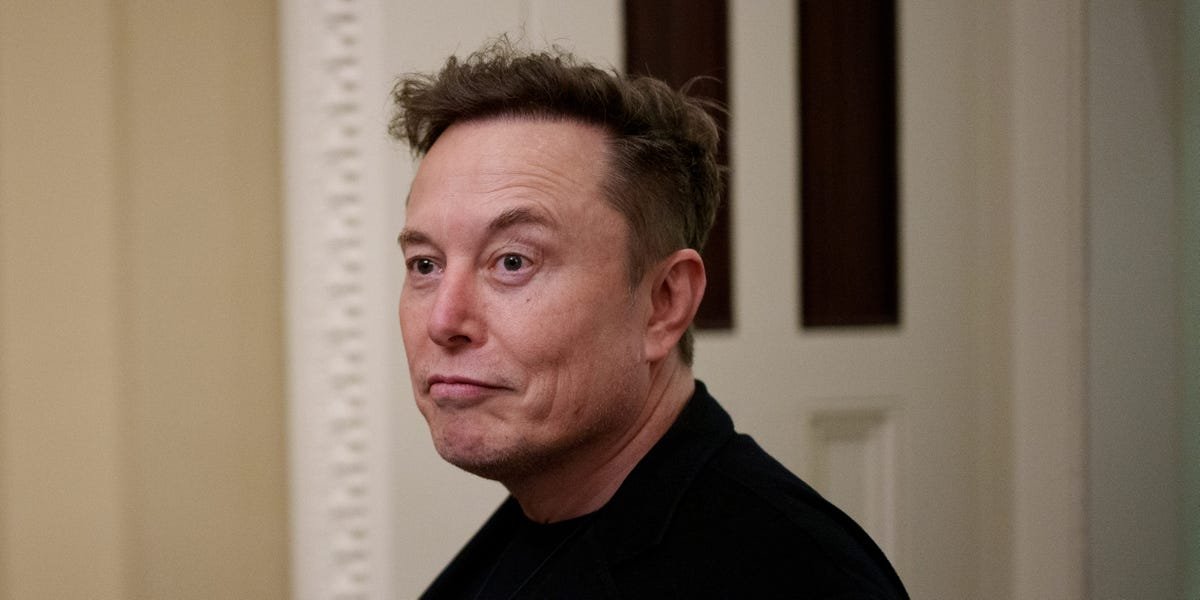 Read more about the article Elon Musk is looking for trades workers to build AI data centers — and his famous 3-bullet-point requirement applies