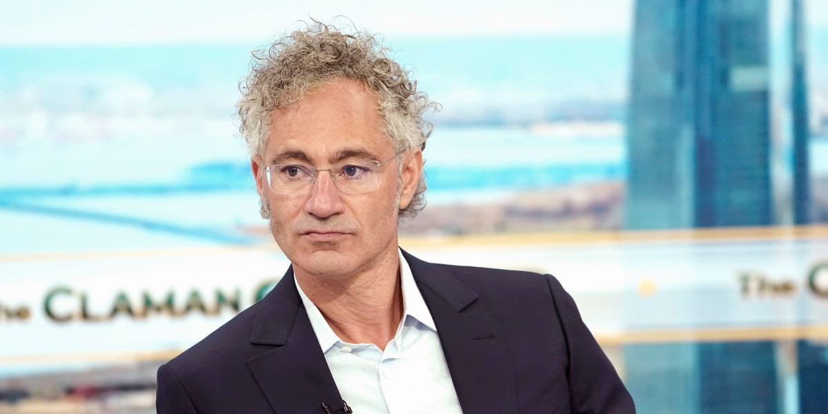Read more about the article Palantir CEO Alex Karp says frontier AI labs think they ‘deserve to colonize your enterprise’