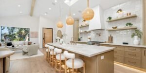 Read more about the article 12 things a seasoned interior designer would never have in her own home