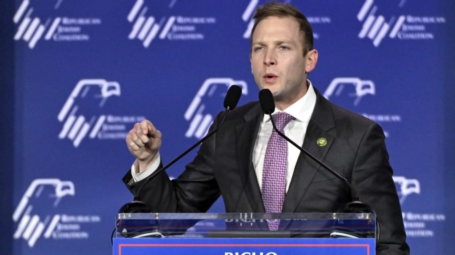 You are currently viewing Miller denies abuse allegations, says he’s ‘not getting out of’ reelection race in face of resignation calls