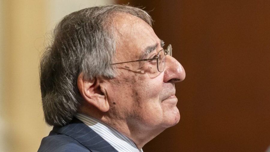 You are currently viewing Panetta: US locked into ‘unwinnable war’ with Iran