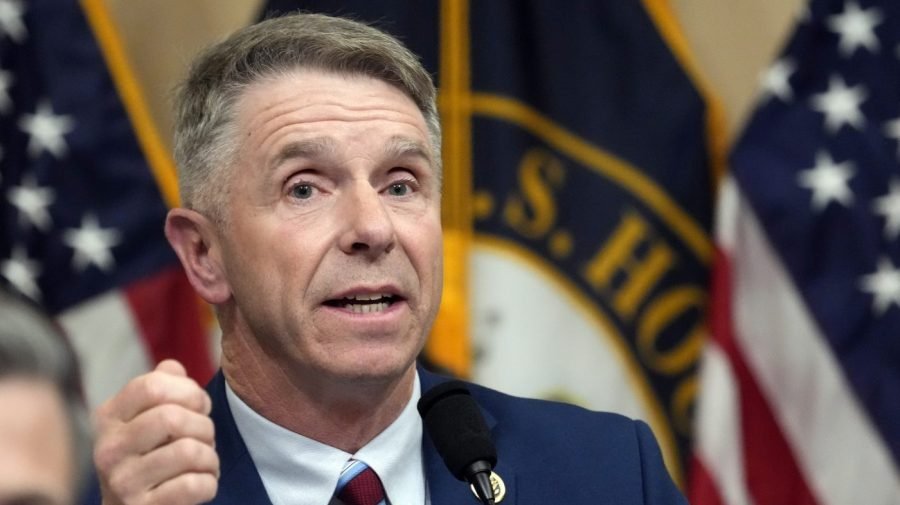 You are currently viewing Taylor looks to unseat Wittman in key Virginia House race