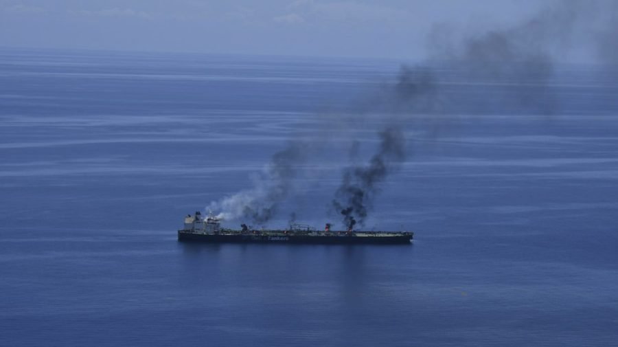 You are currently viewing Houthis push back on report of planned Red Sea shipping fees