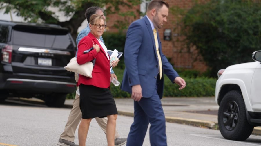 Read more about the article Darline Graham breaks with brother on nuking filibuster