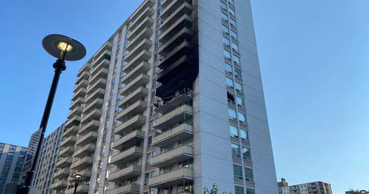Read more about the article Four people, including 2 kids, sent to hospital after fire at Toronto highrise