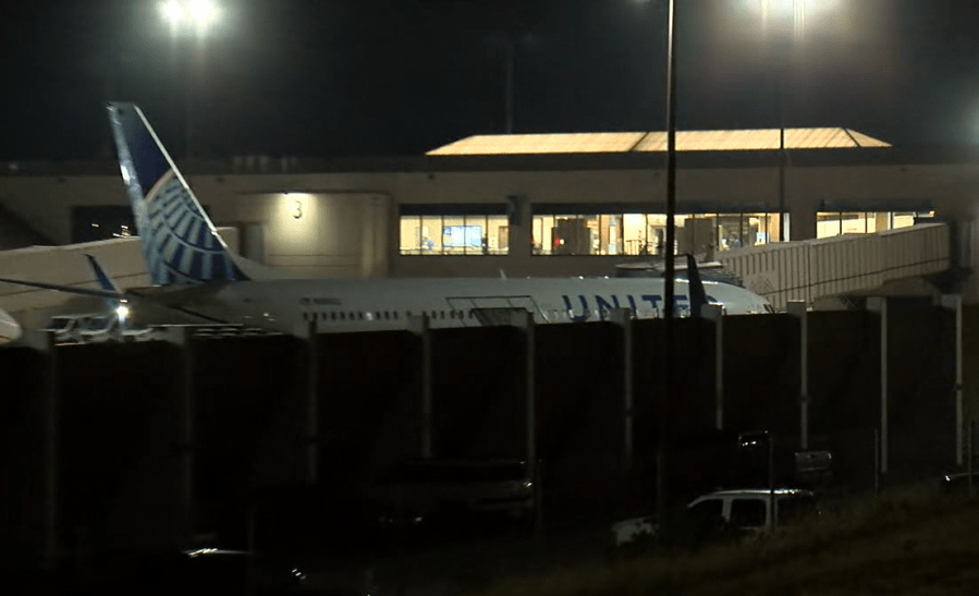 Read more about the article Multiple passengers receive medical care after 22 flights diverted from Denver