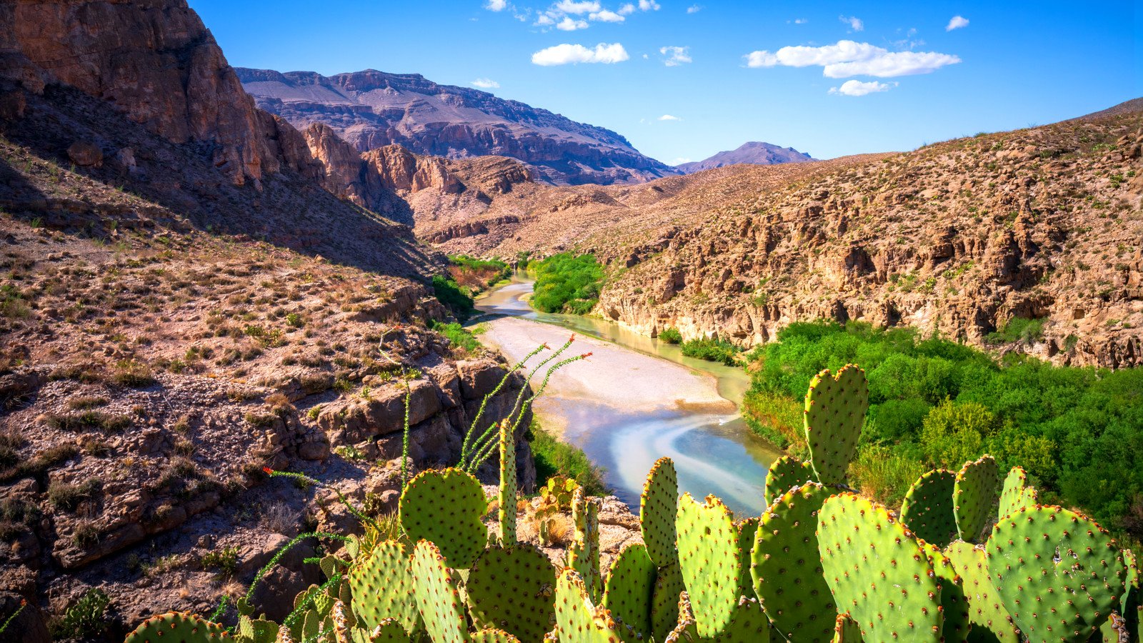 You are currently viewing U.S. Homeland Security’s Plan To Blow Up National Park’s Mountain Could Violate Mexico Treaty