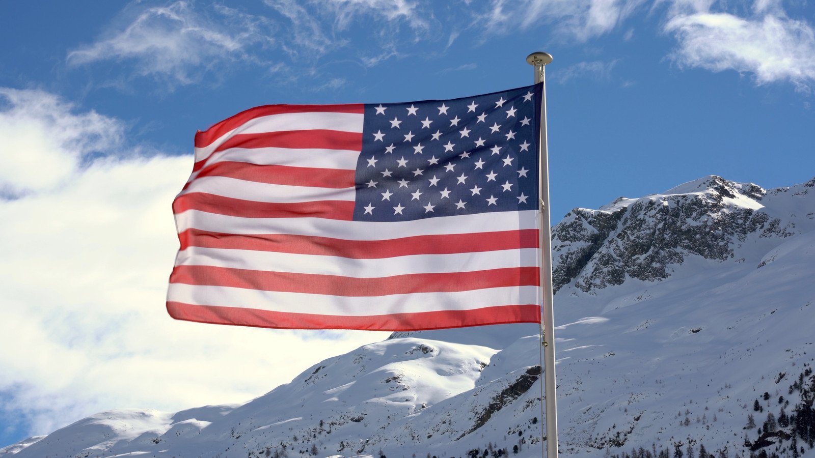 You are currently viewing U.S. Sets Permanent $20,000 Increased Visa Bond Fee For Travelers From 50 Countries After Illegal Overstays Drop By 45,000