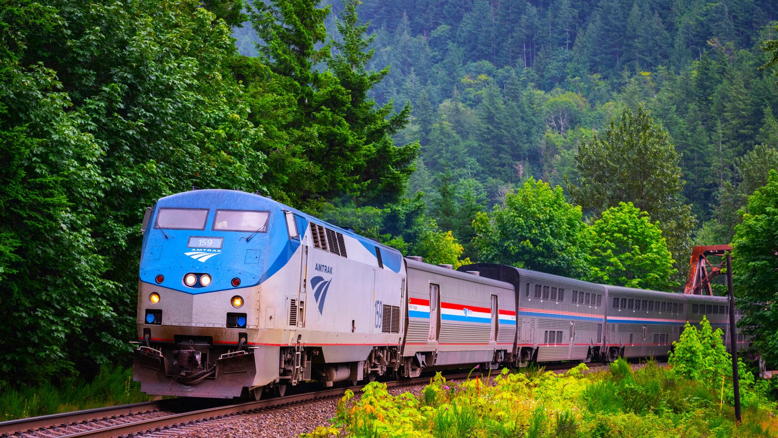 Read more about the article This Underrated Amtrak Route Is Quietly Becoming The Best Sleeper Train In America, But No One Knows It Exists