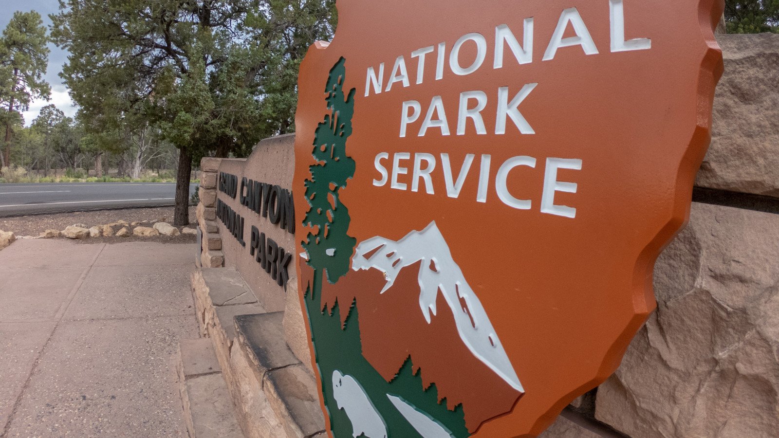 You are currently viewing Ex-National Park Ranger Defies U.S. Government’s Sign Bans With New Anti-Censorship Solution For Visitors